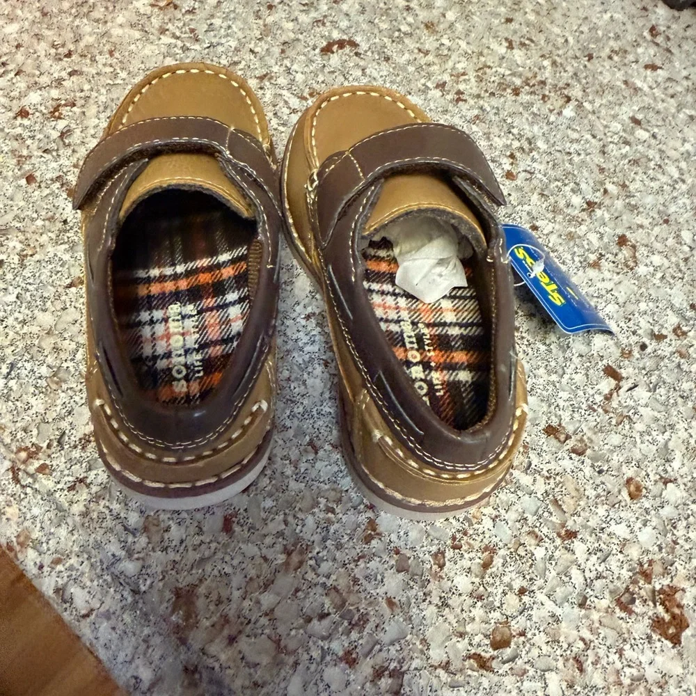 Toddler 8 new boys shoes